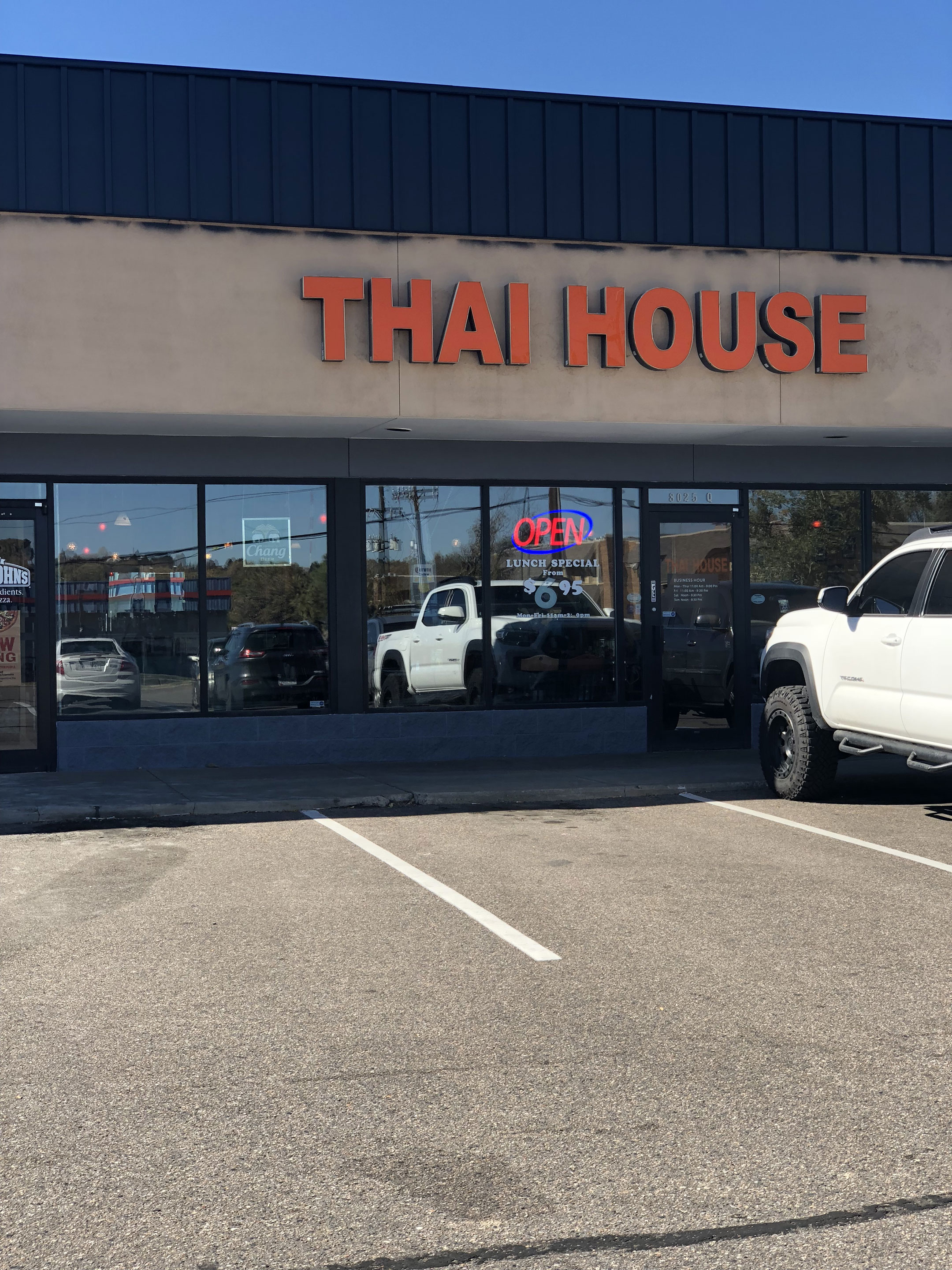 thai_house_01.jpg